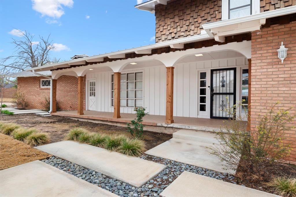 803 Lakeview Drive