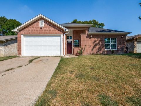 705 Lynnfield Drive Arlington TX 76014