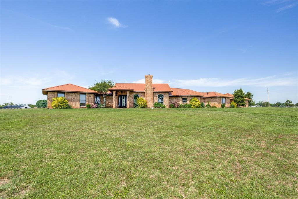 Photo of 105 Sammi's Way, Whitesboro, TX 76273 (MLS # 21392025)