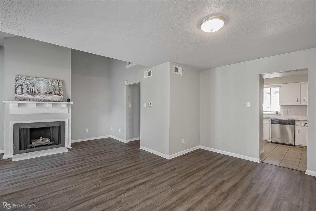 Shreveport, Louisiana 71107, United States, 2 Bedrooms Bedrooms, ,2 BathroomsBathrooms,Residential,Pending,50349