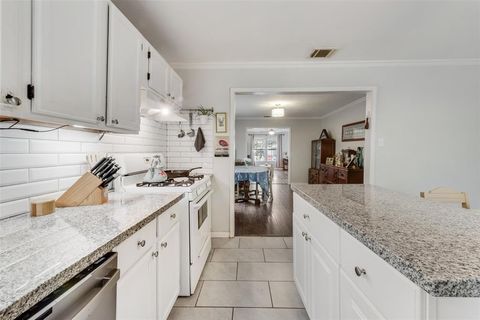 Tiny photo for 2734 Wilton Avenue, Dallas, TX 75211 (MLS # 21101145)