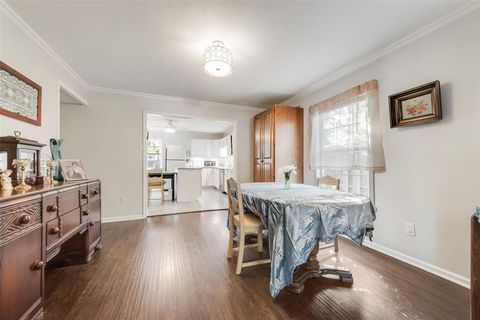 Tiny photo for 2734 Wilton Avenue, Dallas, TX 75211 (MLS # 21101145)