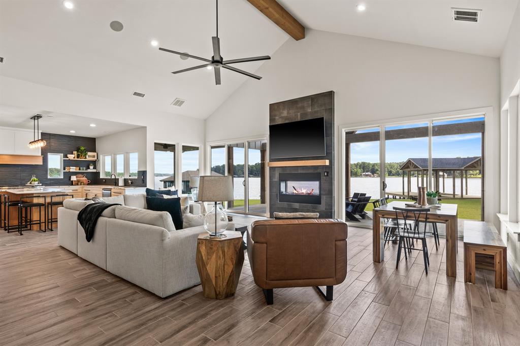 331 W Eagle Point