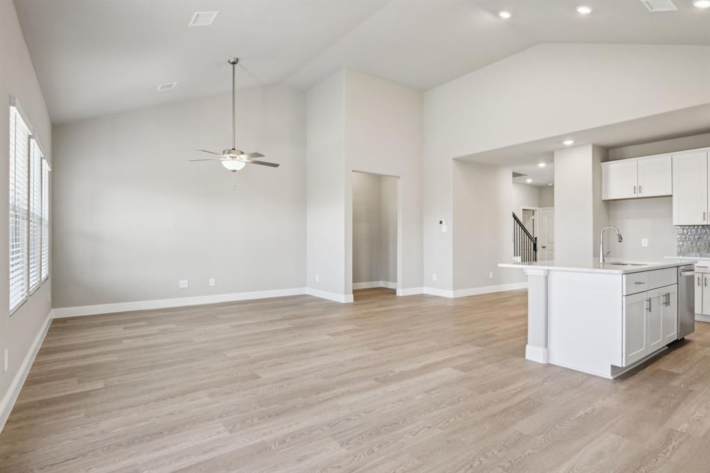 2223 Horseshoe Lane