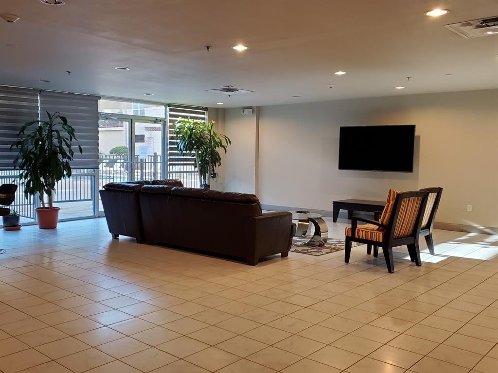 1100 Trinity Mills Condo - Residential