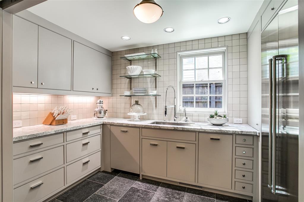 Country Club Estates - Residential