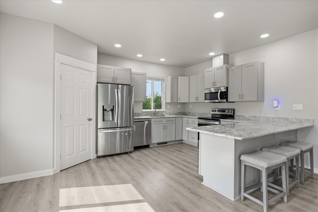 Lakeside Hills - Residential