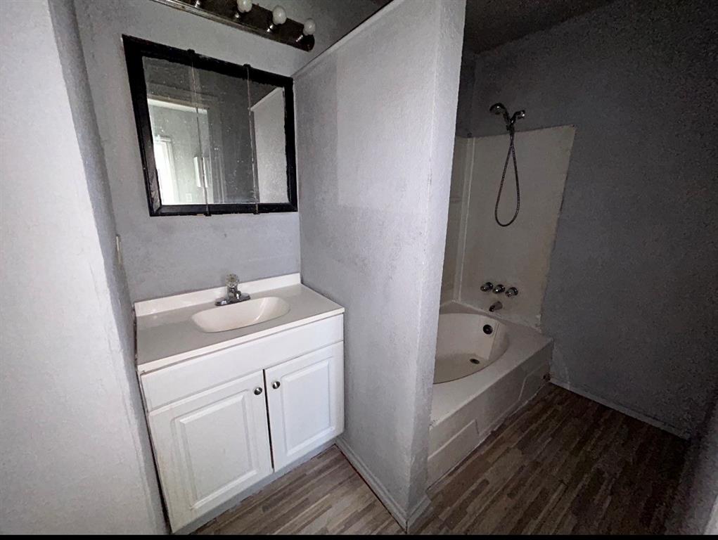 2924 Carter Boulevard W