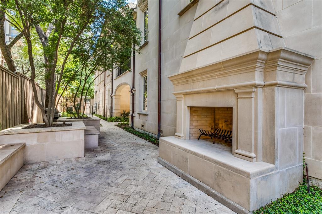 Highland Gates On Katy Trail Condo - Residential