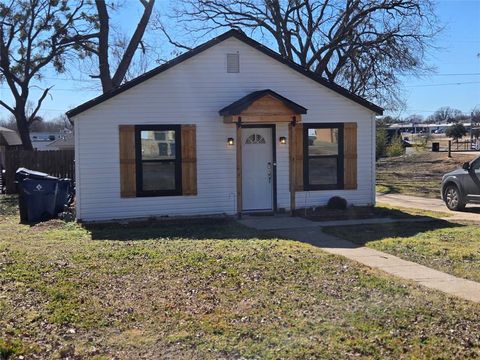 108 W Acheson Street Denison TX 75021