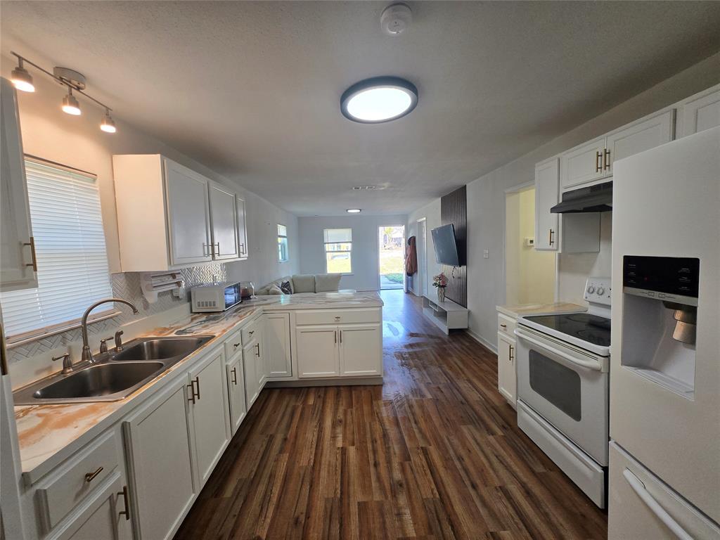 108 W Acheson Street