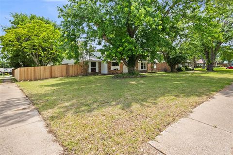 Photo of 1518 Reisen Drive, Garland, TX 75040 (MLS # 21267764)