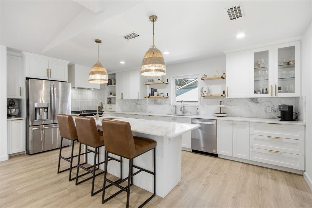 2202 Custer Parkway