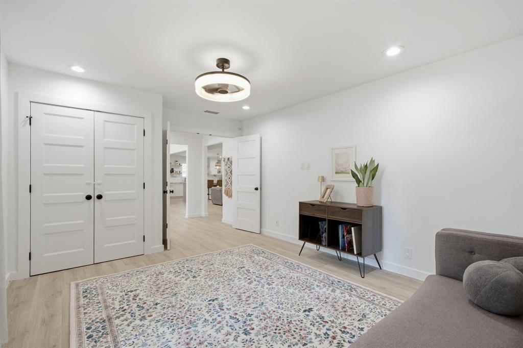 2202 Custer Parkway