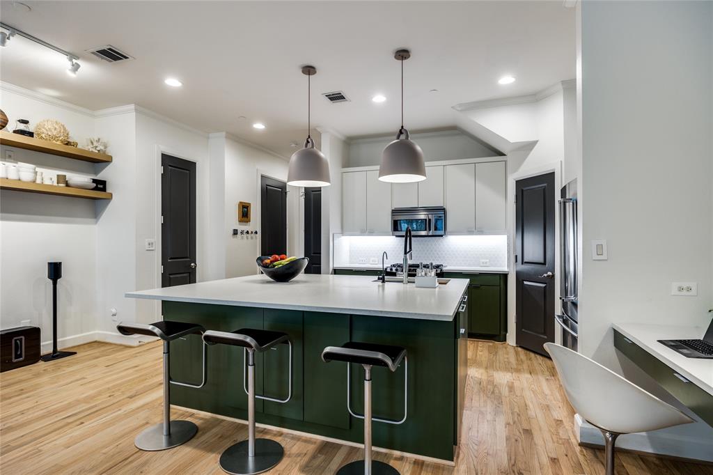 7333 Valley View Lane 302