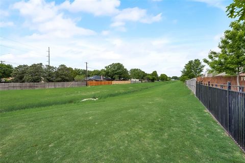 A home in Burleson