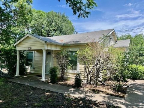 218 Wight Street Roxton TX 75477