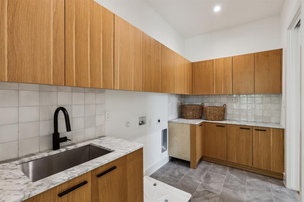 Ross Ave Annex - Residential