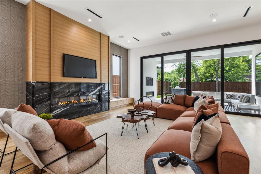 Ross Ave Annex - Residential