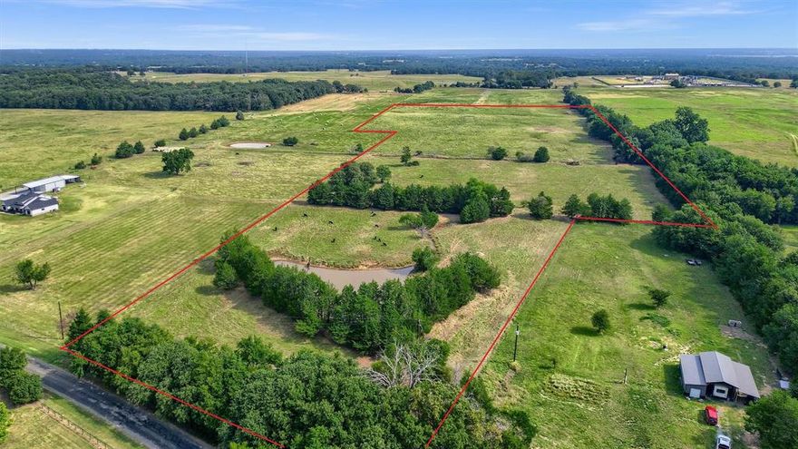 An exceptional 26-acre property is available just outside of Sherman, within the Bells ISD, surrounded by an area of beautiful homes. This attractive land provides numerous ideal building sites, complete with mature trees and an excellent pond suitable for livestock and fishing. The property is partially fenced and has a private gate located on Dugan Chapel Rd.