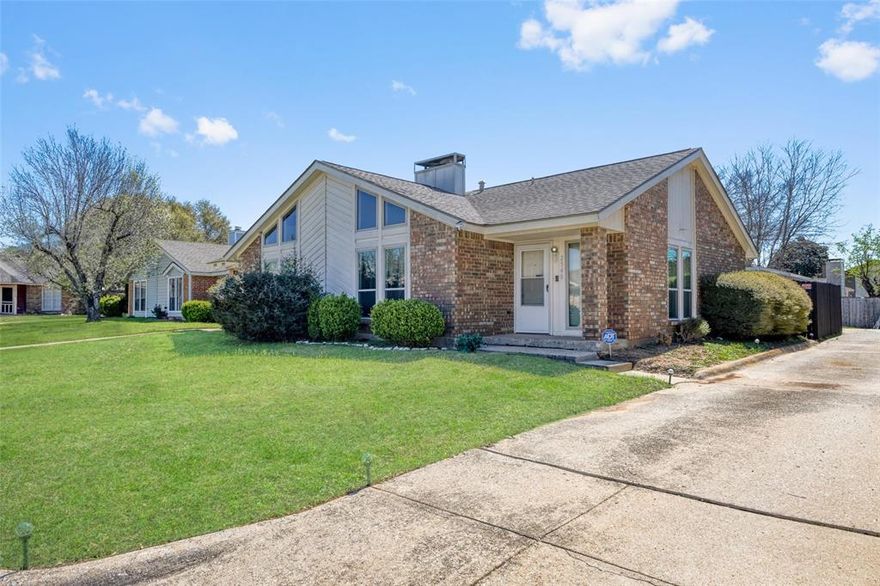 Motived Sellers!! No HOA
Discover comfort and convenience and only 5 Miles from Dallas Cowboys Stadium this well-maintained half duplex in West Arlington. This home features 2 bedrooms, 2 bathrooms, and 1,036 square feet of living space, making it ideal for a first-time buyer, investor, or someone looking to downsize. New flooring in the kitchen and bathrooms adds a fresh touch. Conveniently located near schools, shopping, dining, and parks. No HOA and located in the highly sought-after **James Martin High School zone. A great opportunity in a desirable area!