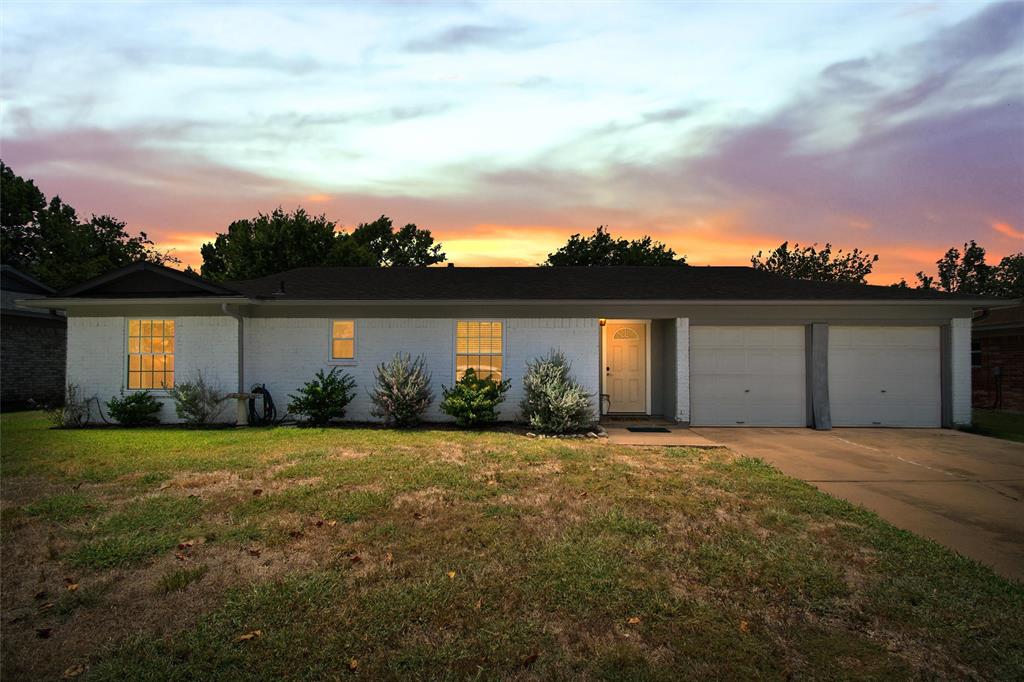 View Benbrook, TX 76126 property