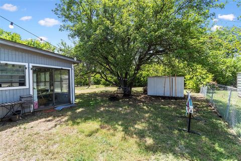 A home in Benbrook