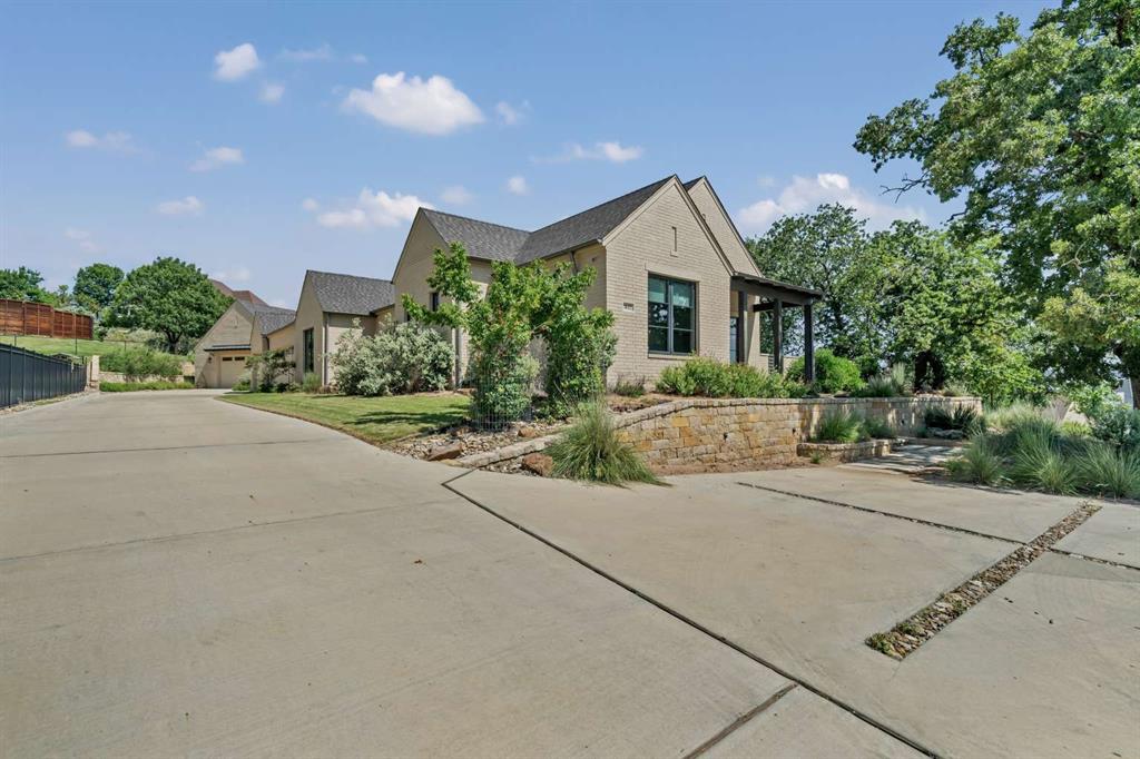 3632 Overlook Manor