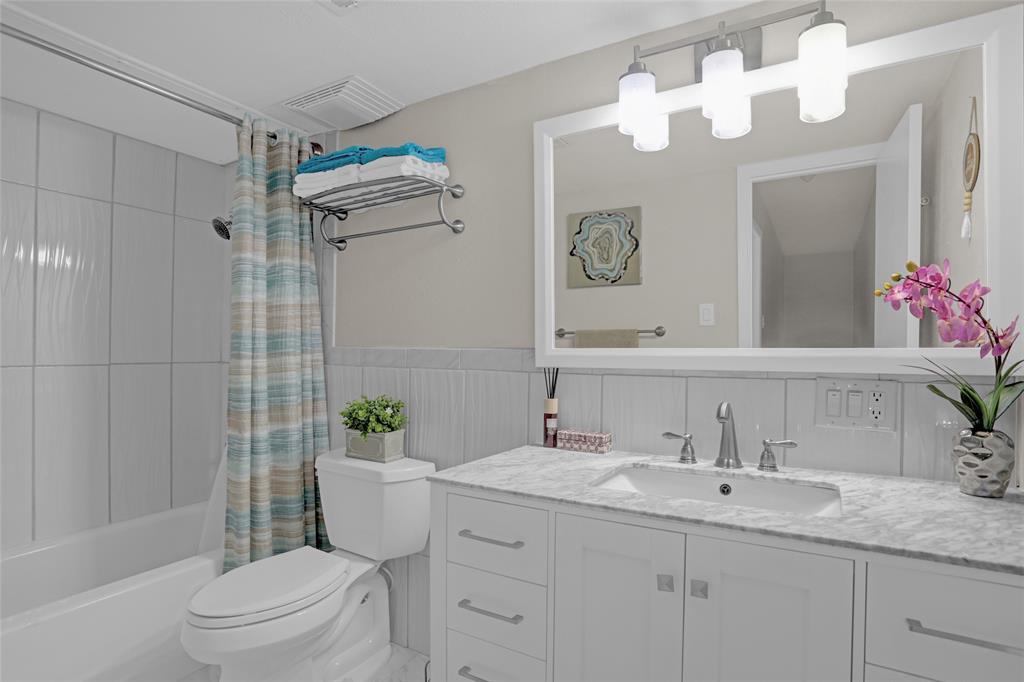 Las Colonitas Condo - Residential