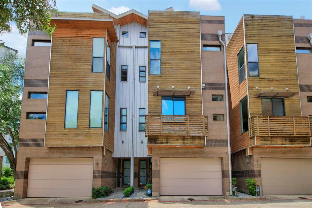 381 E Greenbriar Lane 304