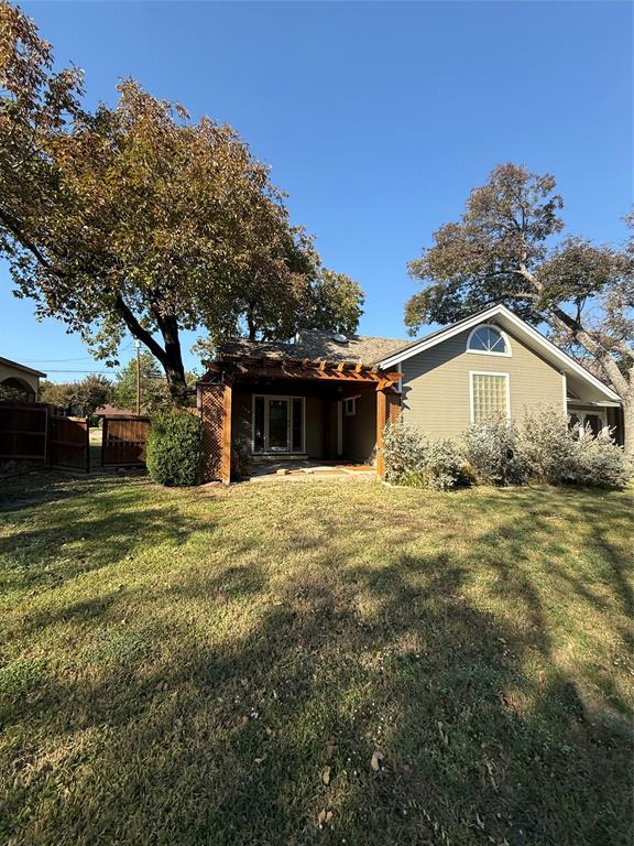 1216 Los Altos Lane