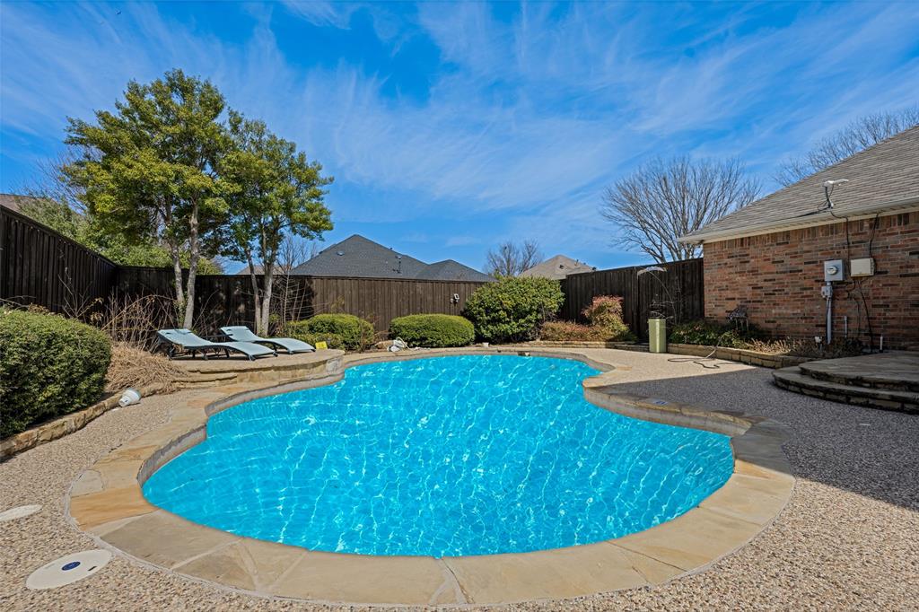 11912 Primrose Lane