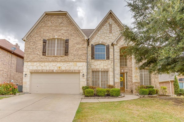 1008 LINDEN DR, BURLESON, TX 76028 - Image 0392bc75b7bfcc73a15ce7be1cec036e/2535489694