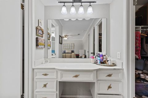 Tiny photo for 2505 Douglas Avenue, Irving, TX 75062 (MLS # 21194127)