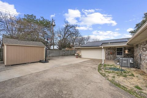 Tiny photo for 2505 Douglas Avenue, Irving, TX 75062 (MLS # 21194127)