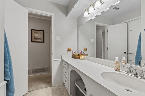 Tiny photo for 2505 Douglas Avenue, Irving, TX 75062 (MLS # 21194127)