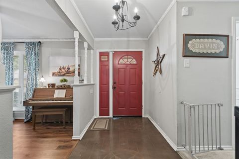 Tiny photo for 2505 Douglas Avenue, Irving, TX 75062 (MLS # 21194127)