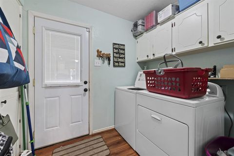 Tiny photo for 2505 Douglas Avenue, Irving, TX 75062 (MLS # 21194127)
