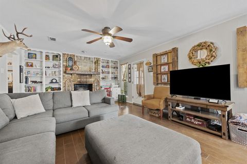Tiny photo for 2505 Douglas Avenue, Irving, TX 75062 (MLS # 21194127)