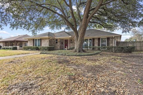 Tiny photo for 2505 Douglas Avenue, Irving, TX 75062 (MLS # 21194127)