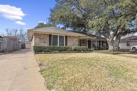 Tiny photo for 2505 Douglas Avenue, Irving, TX 75062 (MLS # 21194127)
