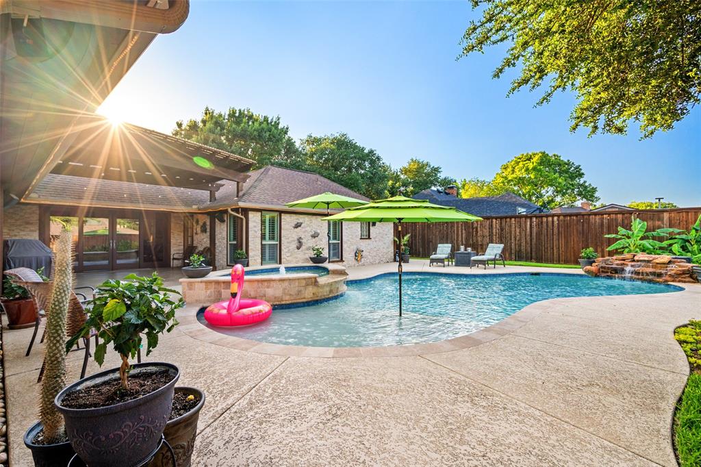 400 Hunters Ridge Circle