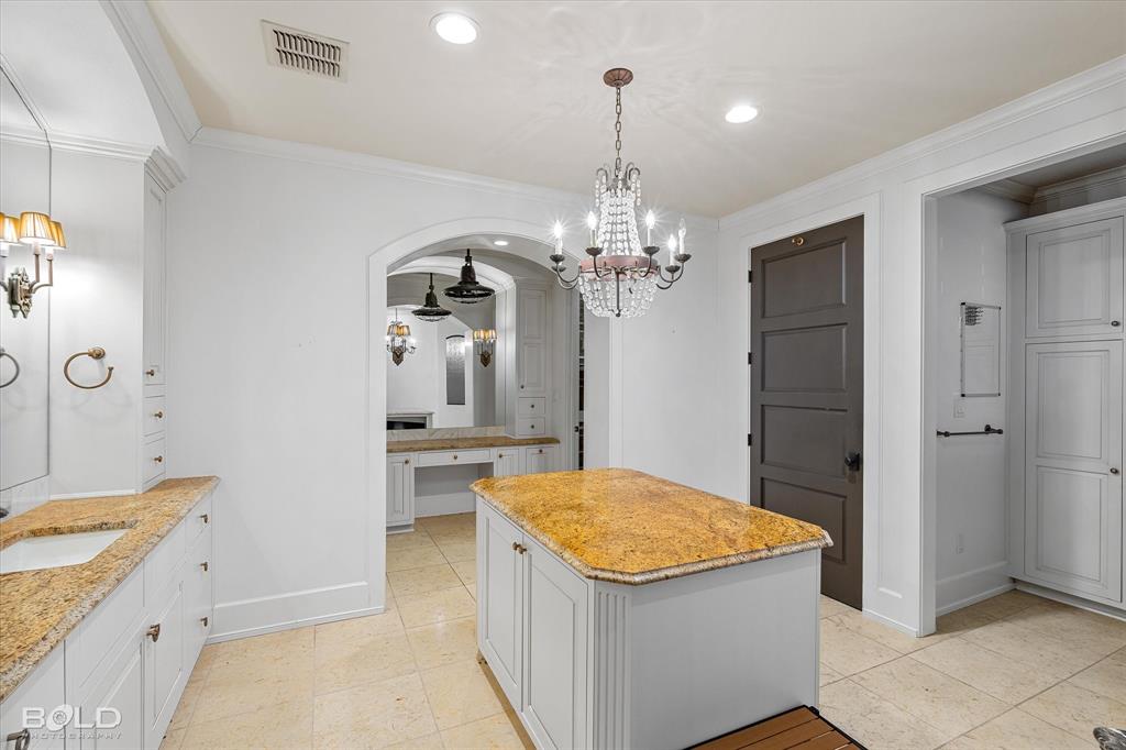 Shreveport, Louisiana 71107, United States, 3 Bedrooms Bedrooms, ,6 BathroomsBathrooms,Residential,Contingent,11475