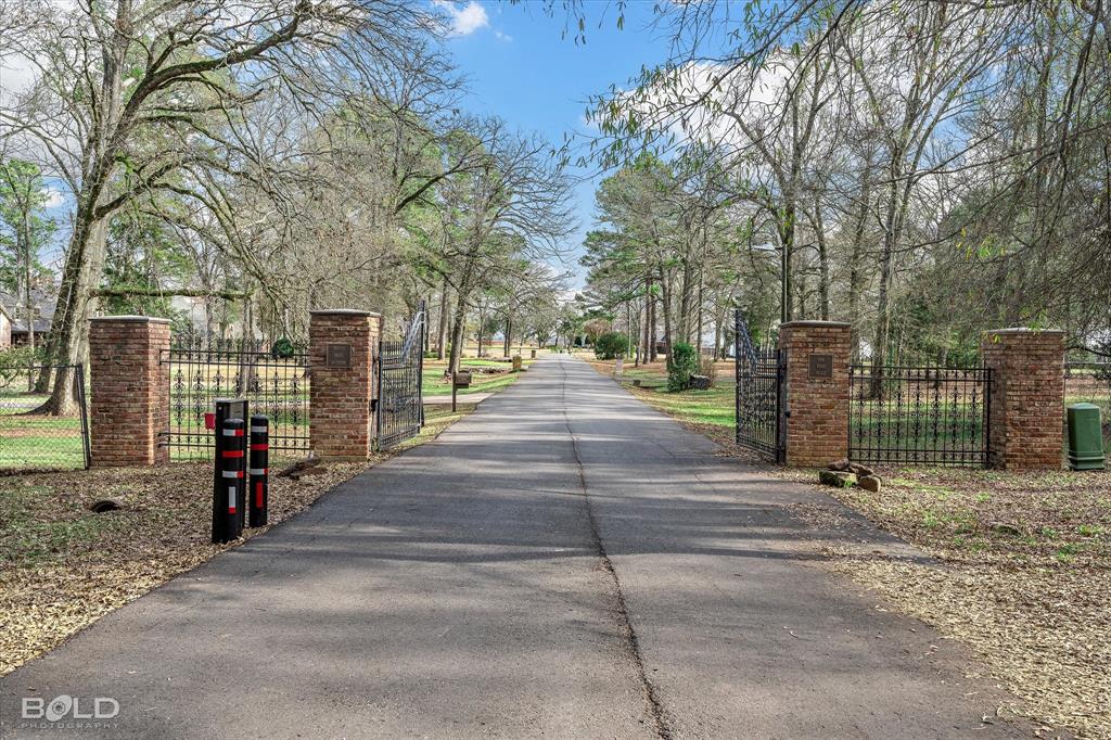 Shreveport, Louisiana 71107, United States, 3 Bedrooms Bedrooms, ,6 BathroomsBathrooms,Residential,Contingent,11475