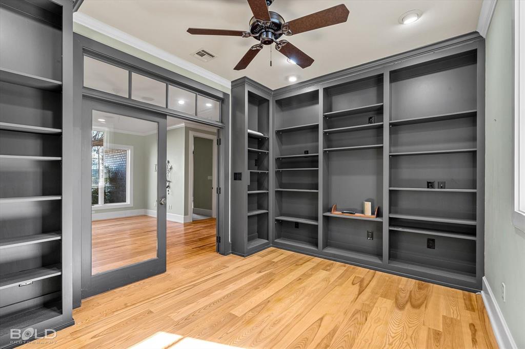 Shreveport, Louisiana 71107, United States, 3 Bedrooms Bedrooms, ,6 BathroomsBathrooms,Residential,Contingent,11475