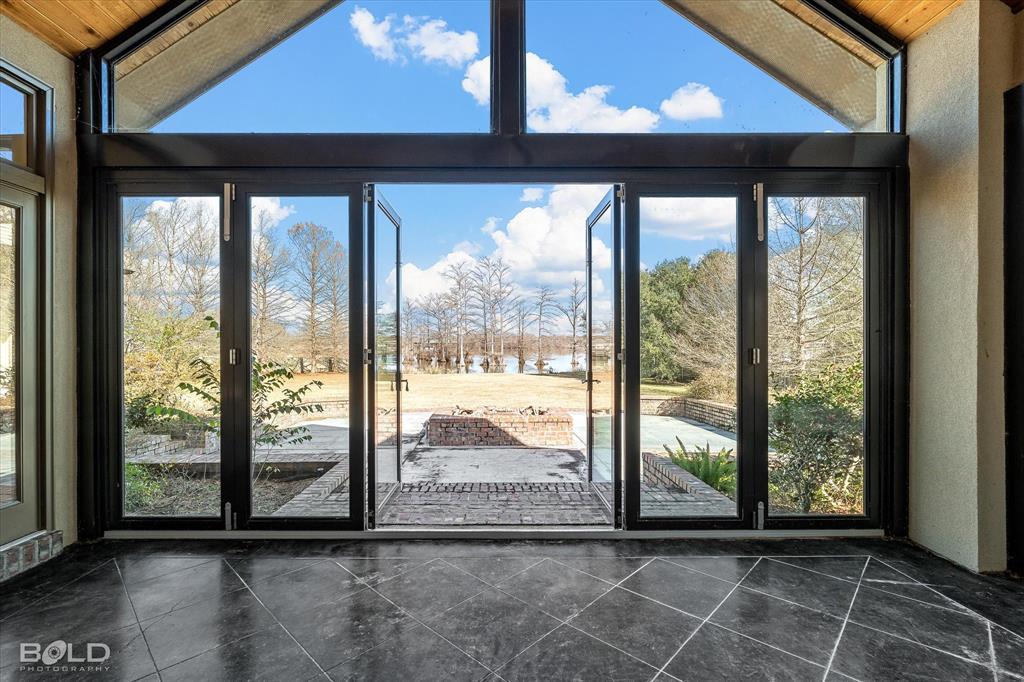 Shreveport, Louisiana 71107, United States, 3 Bedrooms Bedrooms, ,6 BathroomsBathrooms,Residential,Contingent,11475