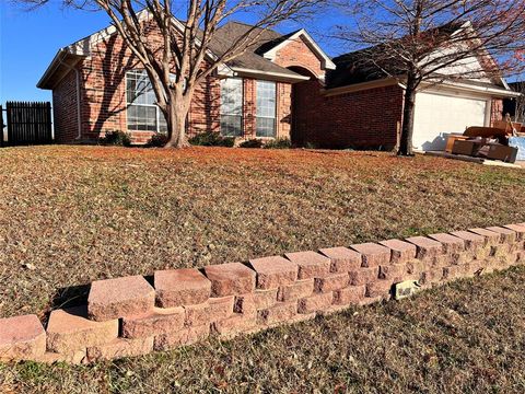 A home in Maypearl