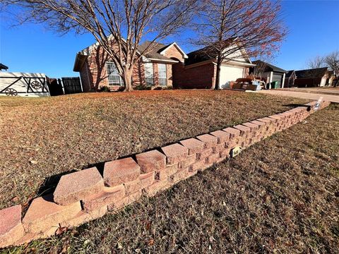 A home in Maypearl