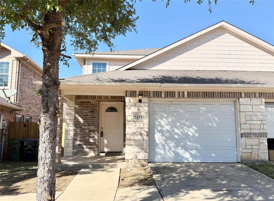 Welcome to this stunning 3 bedroom, 2.5 bathroom home in the heart of Arlington, TX. This house boasts stainless steel appliances, providing a sleek and modern touch to the kitchen. The spacious bedrooms and bathrooms offer an ideal living space for relaxation and comfort. With modern convenience throughout, this home is perfect for those looking for a stylish and functional living space. Don't miss out on the opportunity to make this house your home.