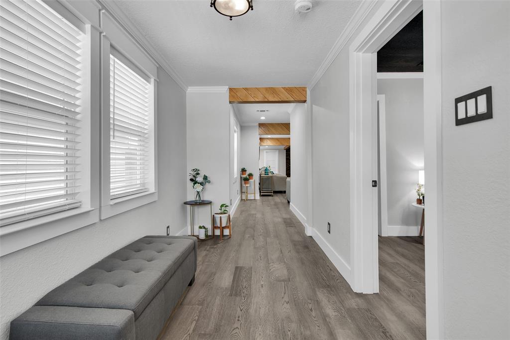 506 W Woodard Street